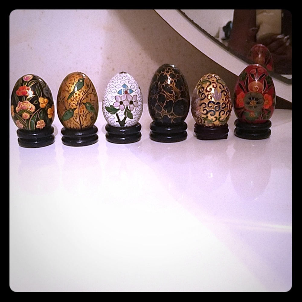 HAND PAINTED PAPIER MACHE EGGS - Picture 1 of 4
